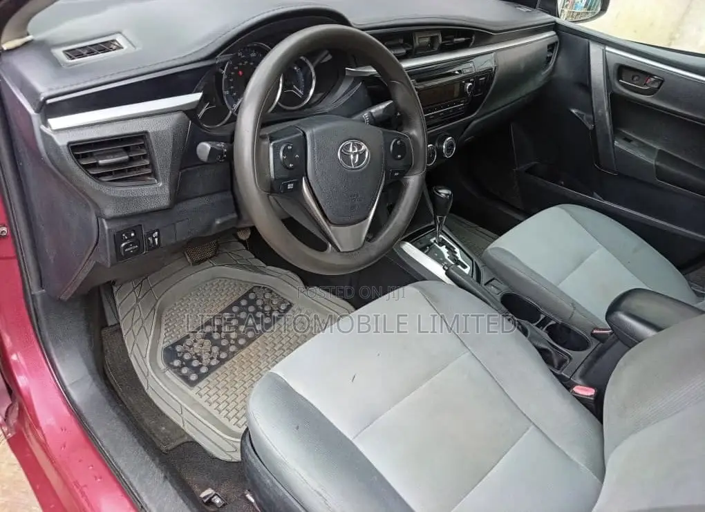 Toyota Corolla LE Premium 4dr Sedan (1.8L 4cyl CVT) 2014 Maroon
