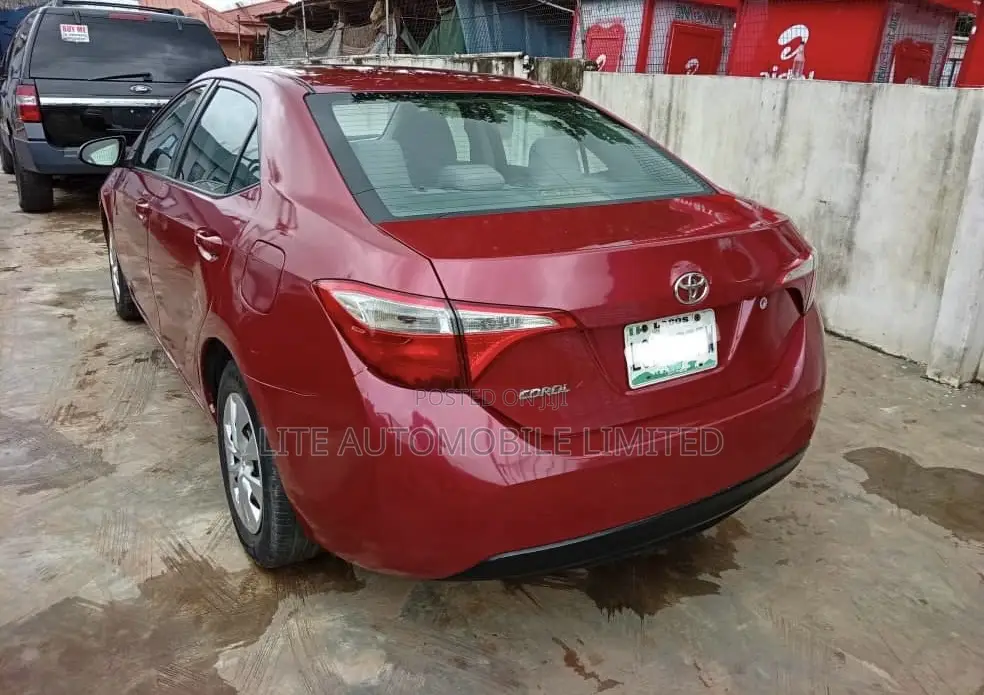 Toyota Corolla LE Premium 4dr Sedan (1.8L 4cyl CVT) 2014 Maroon