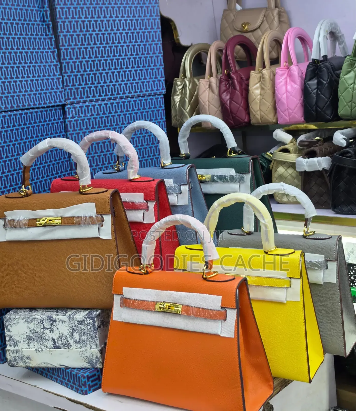 Women's Premium Kelly-Style Structured Handbag in Colors