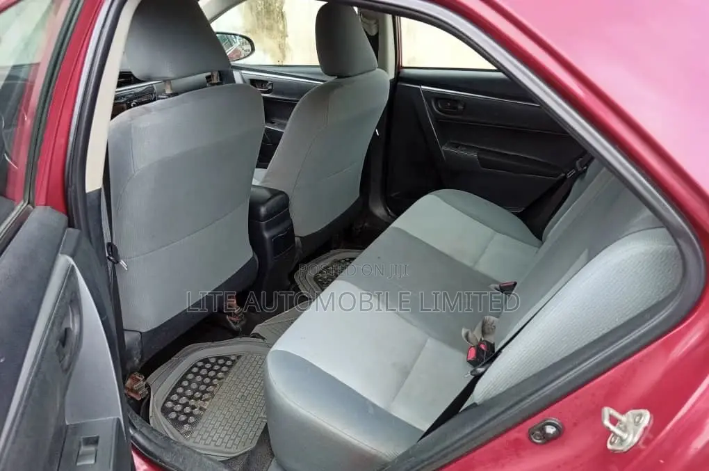 Toyota Corolla LE Premium 4dr Sedan (1.8L 4cyl CVT) 2014 Maroon