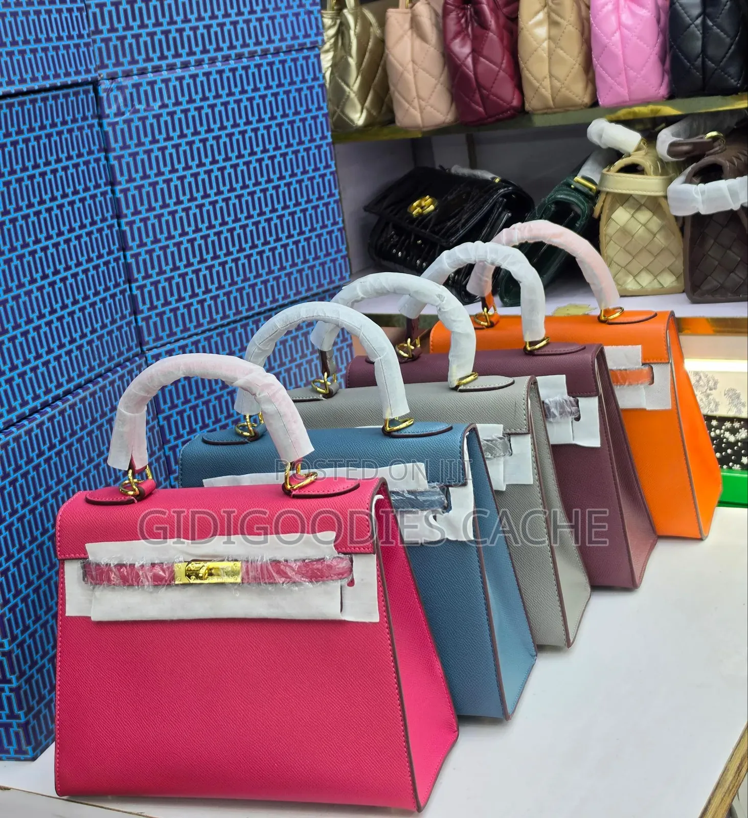Women's Premium Kelly-Style Structured Handbag in Colors