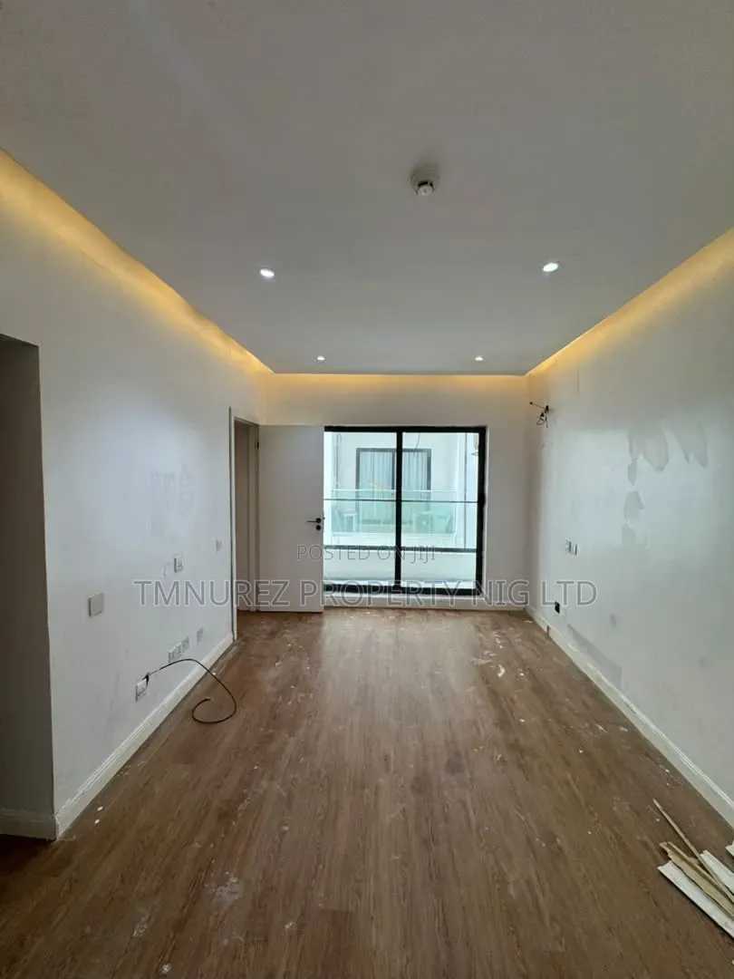 1bdrm Apartment in Lekki Phase 1 for rent