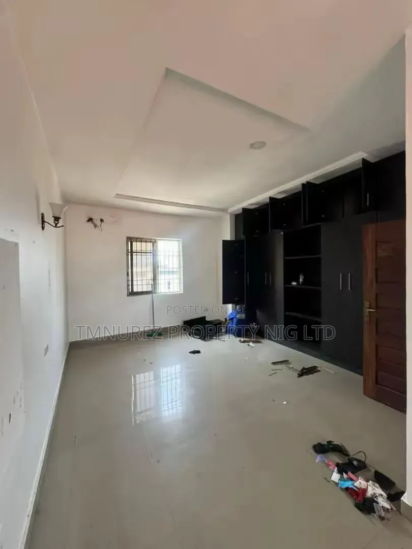 Mini Flat in Ikate for rent