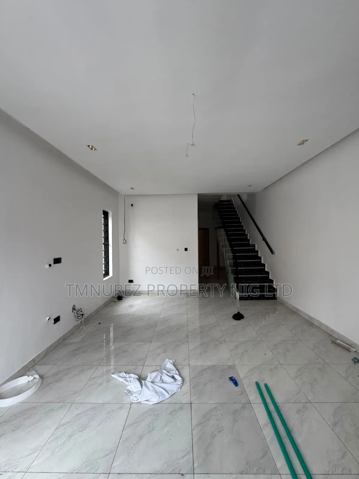 4bdrm Duplex in Chevron for rent