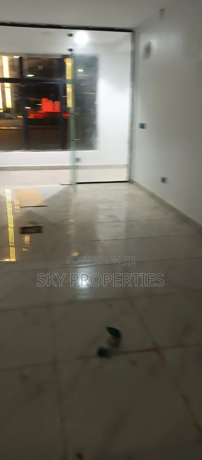 40 Square Shop for Rent