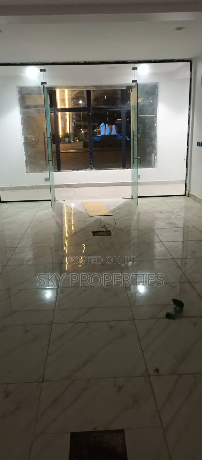 40 Square Shop for Rent