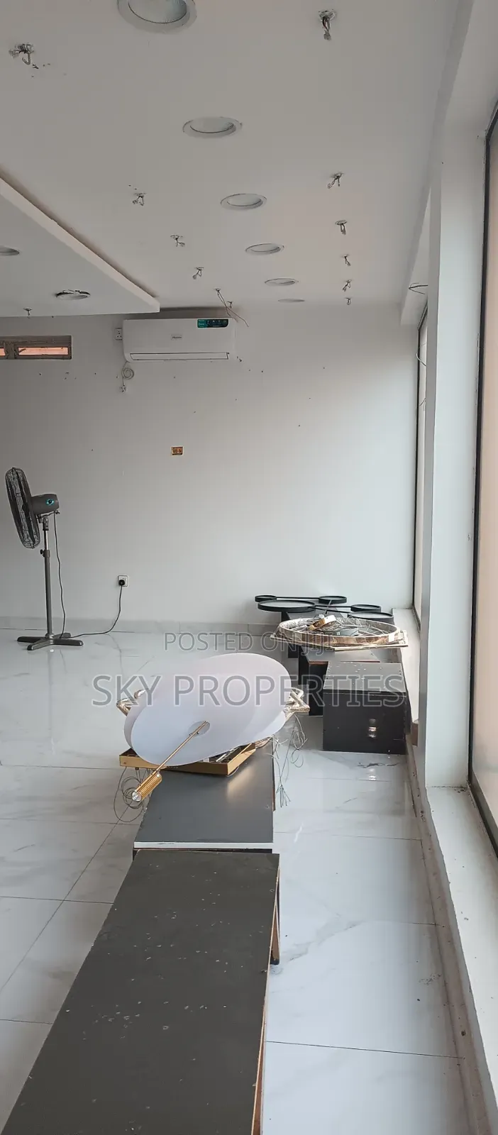 150 SQMS Shop Space for Rent Location Sangotedo