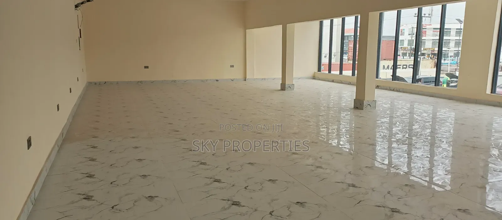 180 SQMS Shop Space for Rent