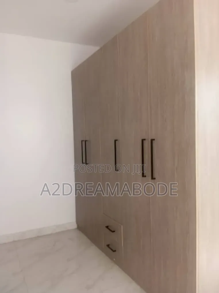5bdrm Duplex in Ikeja Gra for rent