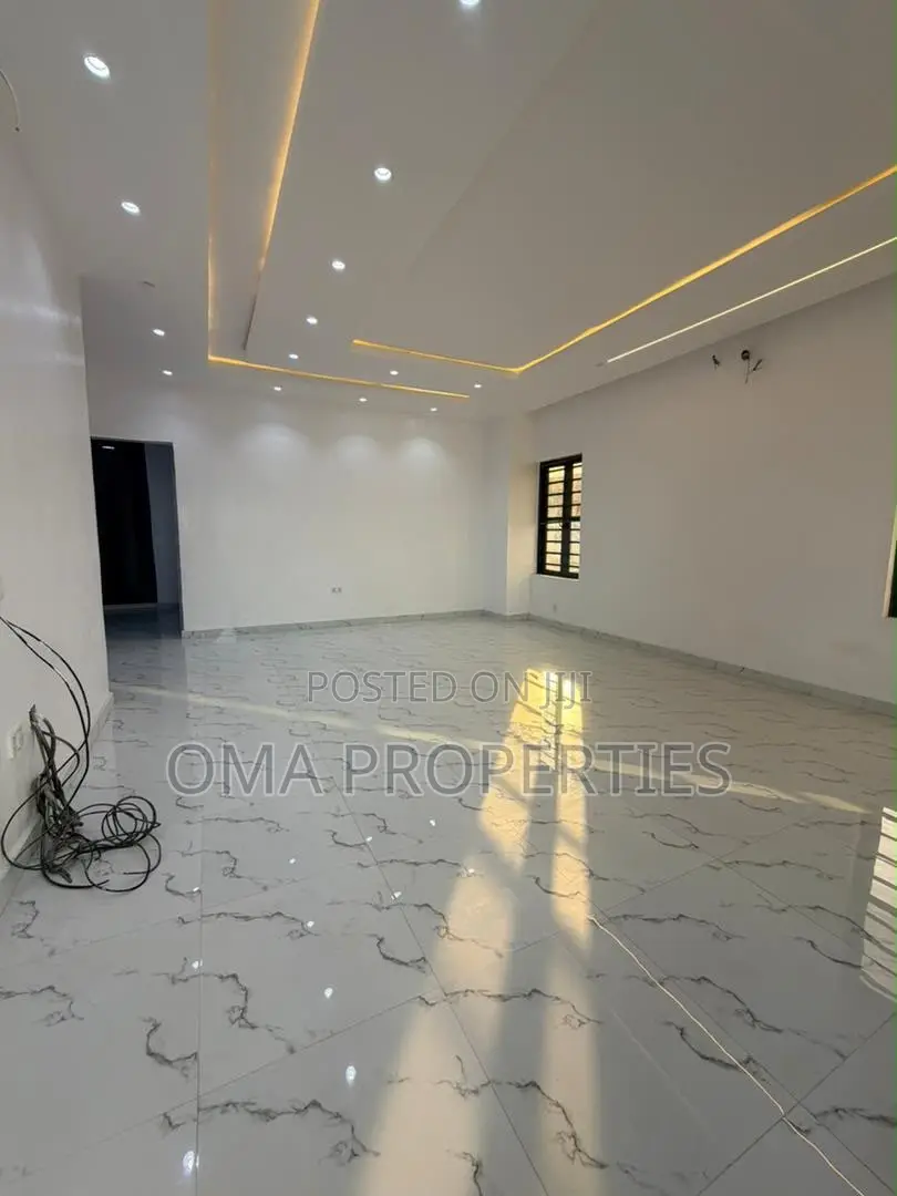 Furnished 5bdrm House in Ogba GRA for sale