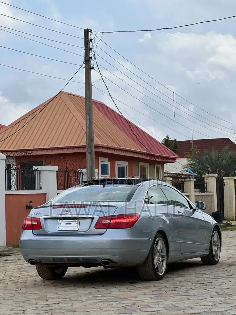 Mercedes-Benz E350 2013 Blue