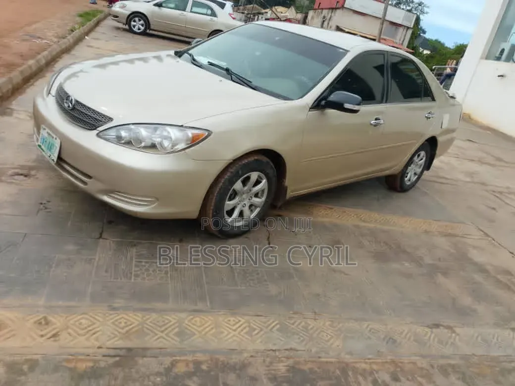 Toyota Camry SE 4dr Sedan (2.4L 4cyl 4A) 2004 Gold