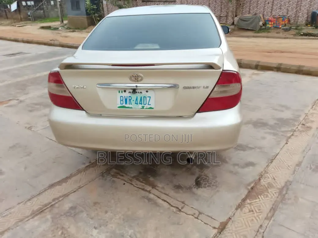 Toyota Camry SE 4dr Sedan (2.4L 4cyl 4A) 2004 Gold