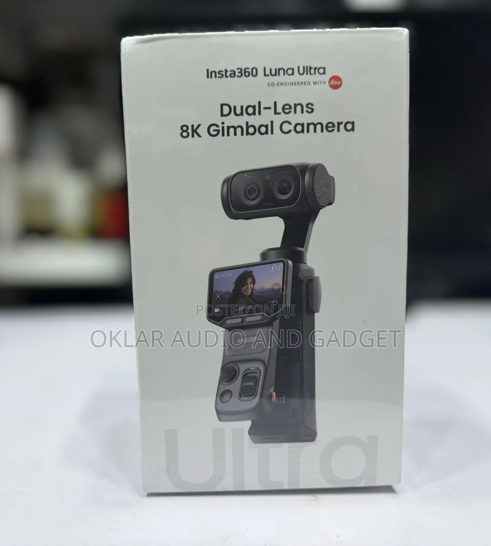 Insta360 Luna Ultra Dual Lens Camera ( Creator Combo)