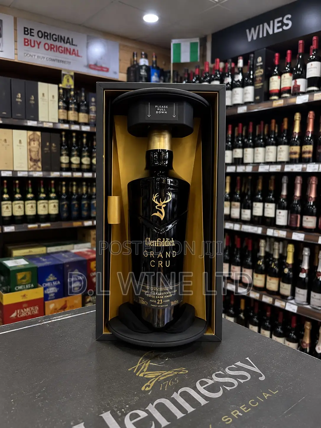 Glenfiddich GRAND CRU 23 Years Cartoon of 3 Bottles