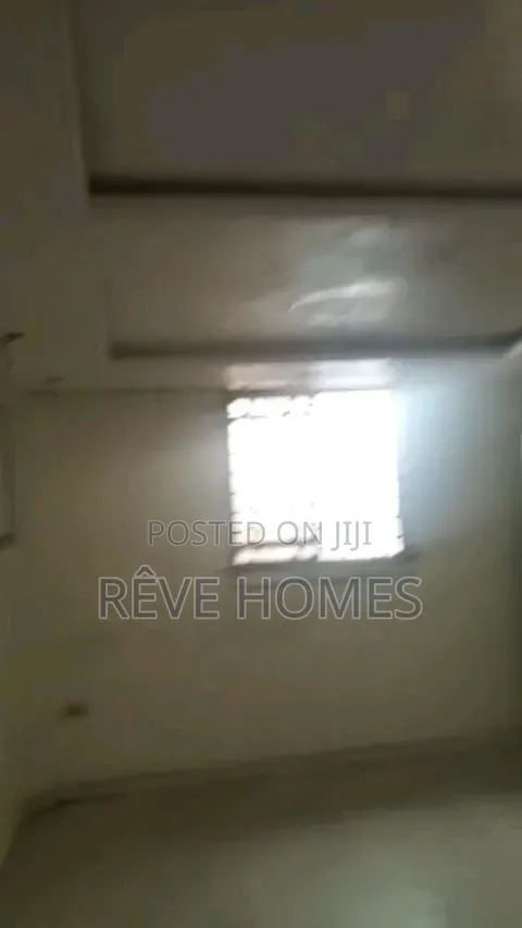 Mini Flat in Adekunle for rent