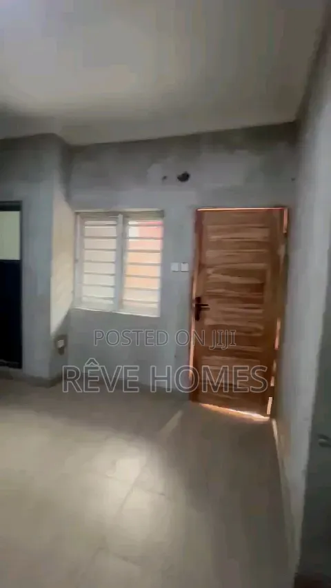 Mini Flat in Computer Village for rent