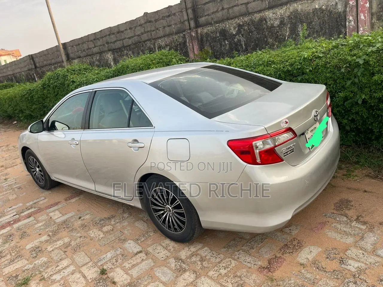 Toyota Camry SE V6 4dr Sedan (3.5L 6cyl 6A) 2013 Silver