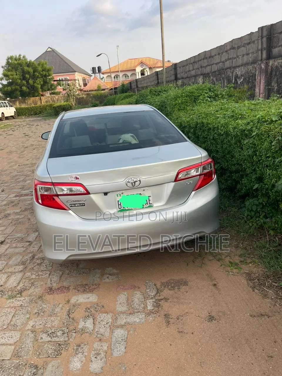 Toyota Camry SE V6 4dr Sedan (3.5L 6cyl 6A) 2013 Silver