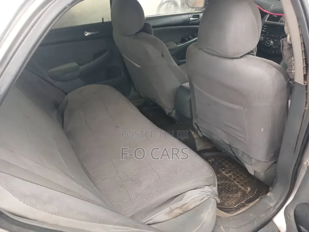 Honda Accord 2005 Silver