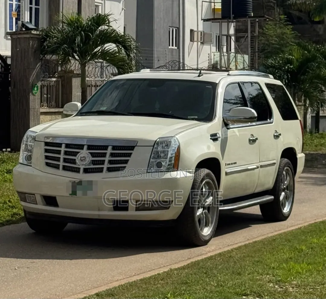 Cadillac Escalade 2009 White