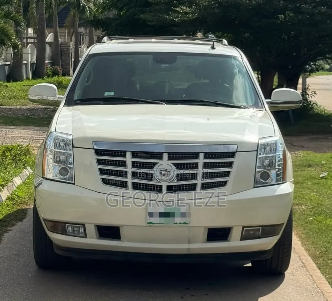 Cadillac Escalade 2009 White