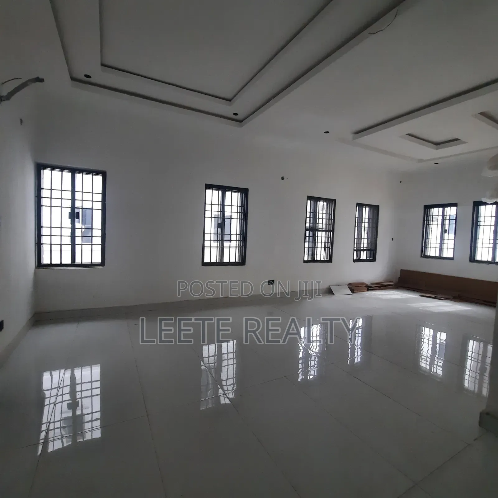 5bdrm Duplex in Kado for sale