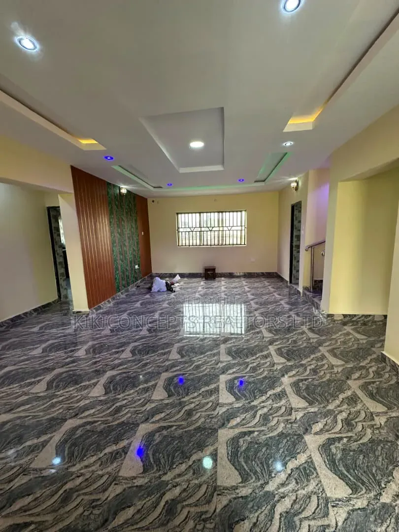 4bdrm Duplex in Ojo Aloba Street, Ibadan for rent