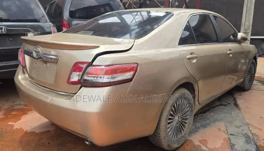 Toyota Camry 2008 Gold