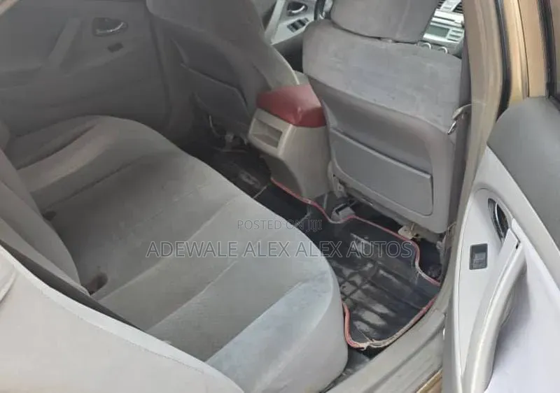 Toyota Camry 2008 Gold