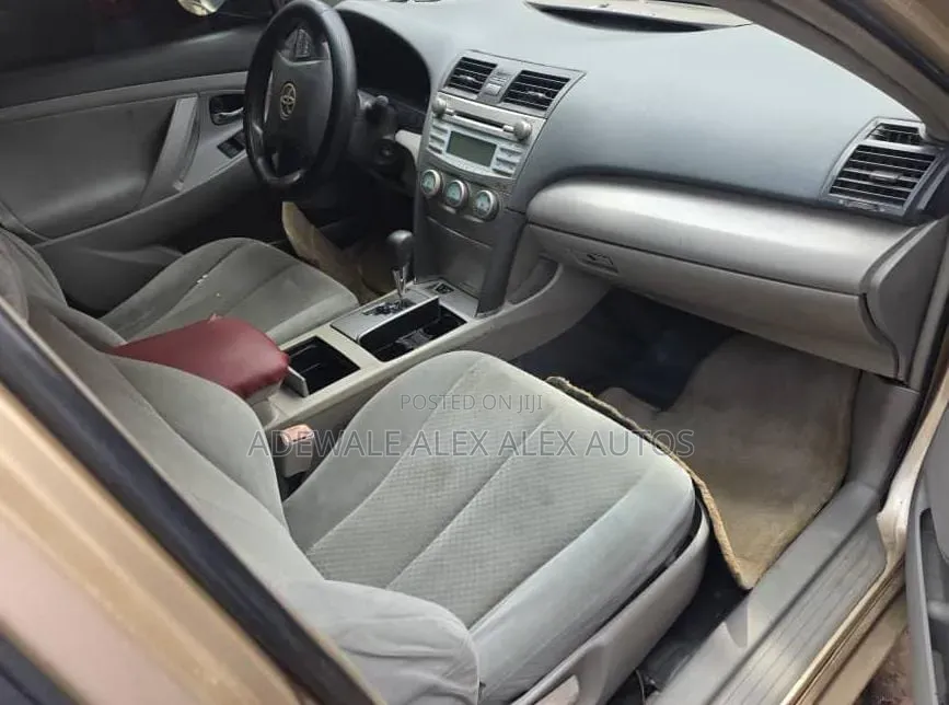 Toyota Camry 2008 Gold