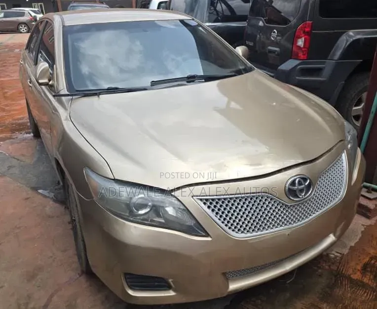 Toyota Camry 2008 Gold