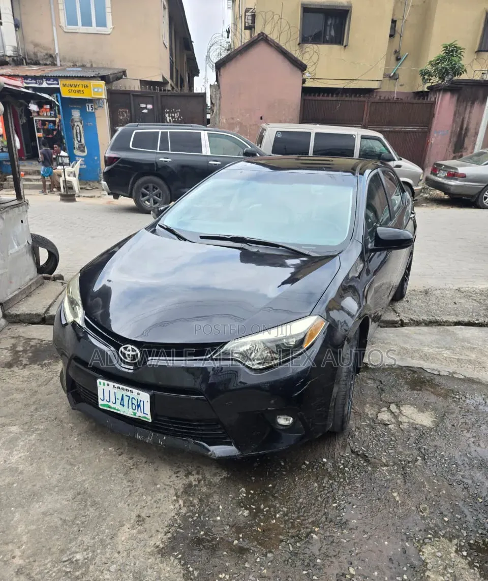 Toyota Corolla 2015 Black