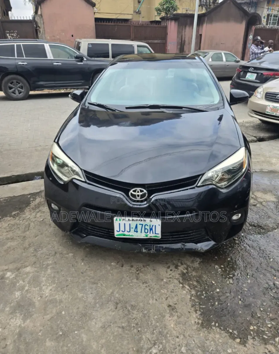 Toyota Corolla 2015 Black