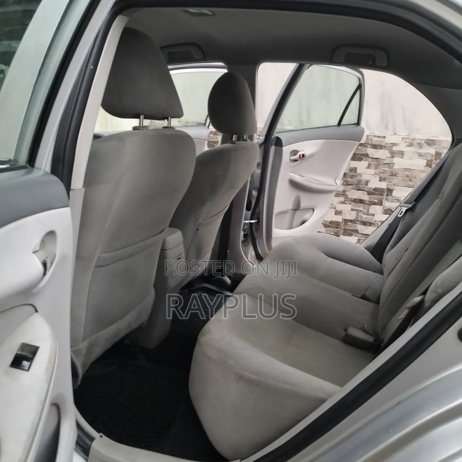 Toyota Corolla 2010 Silver