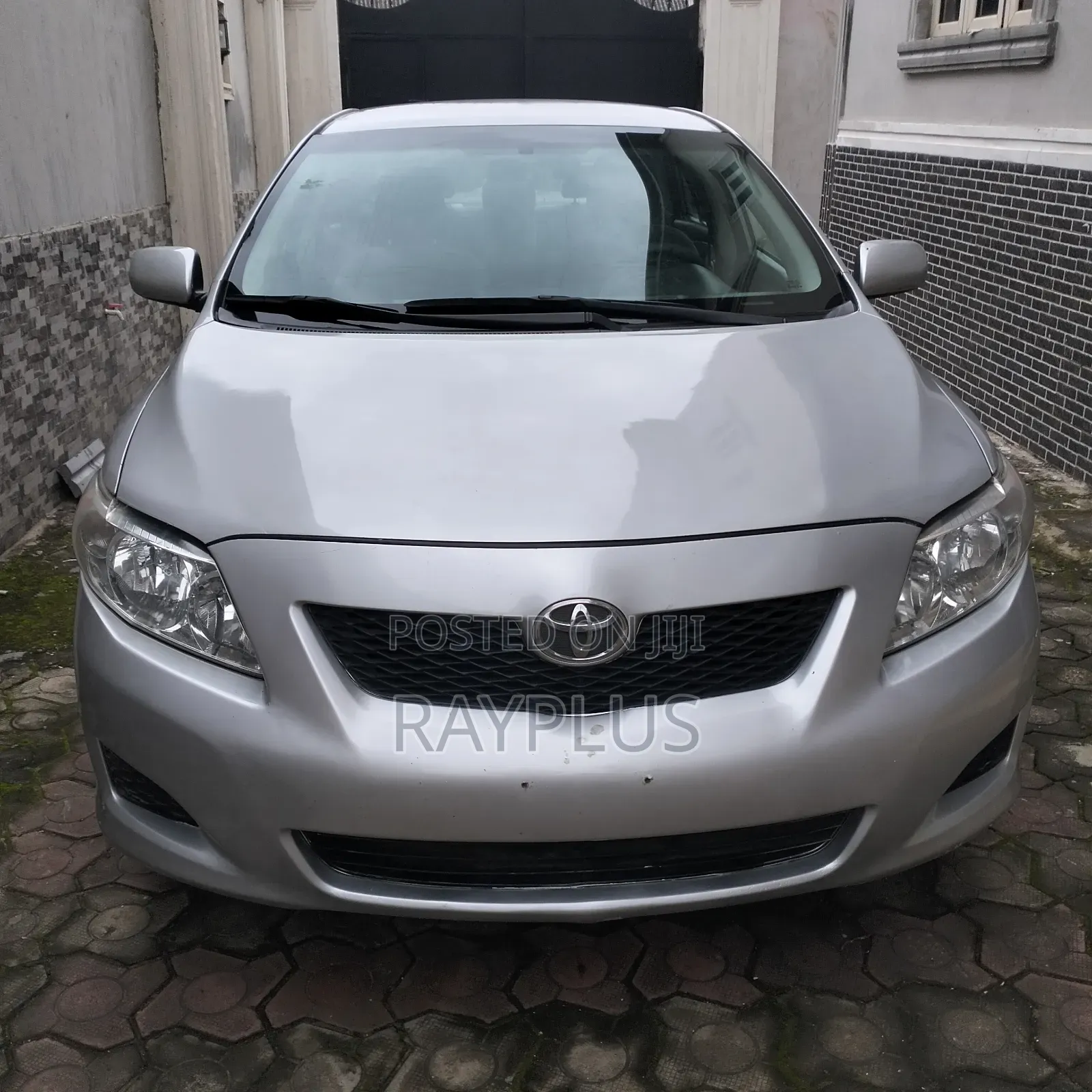 Toyota Corolla 2010 Silver