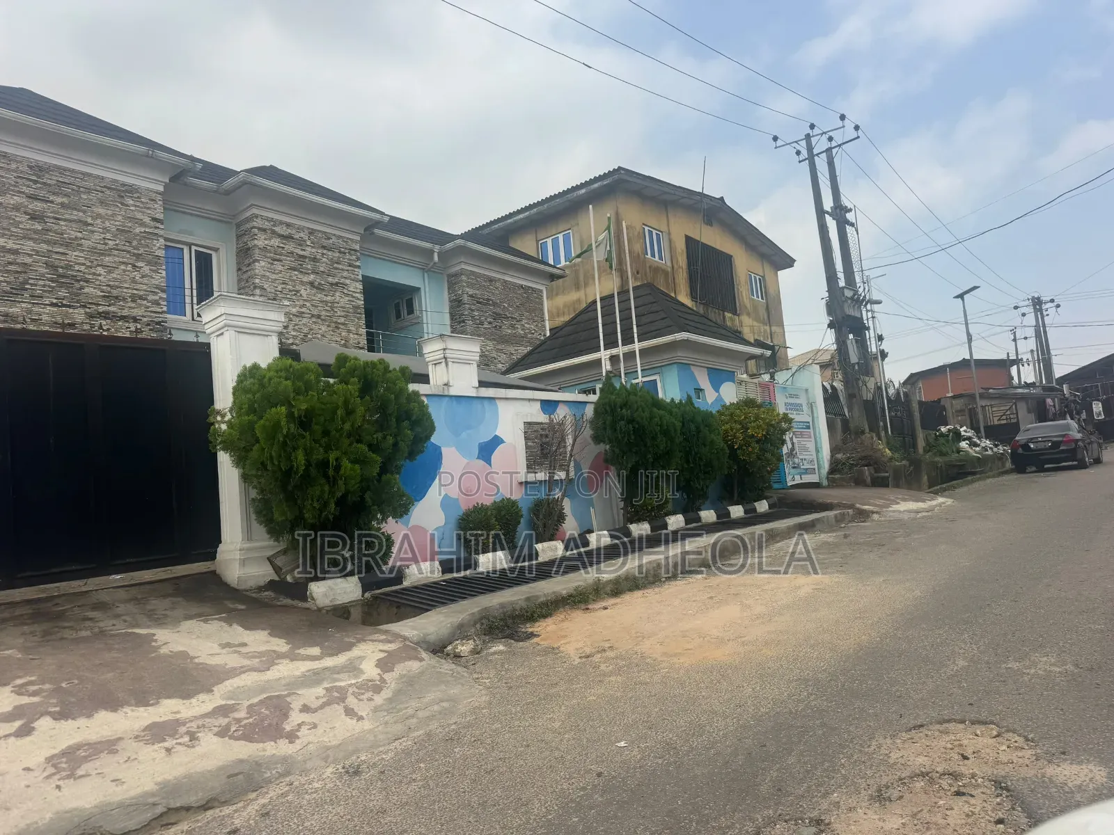 Land Measuring 1370sqm With a Well Maintained Apartment of 20flats