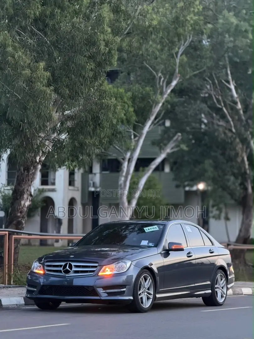 Mercedes-Benz C300 2013