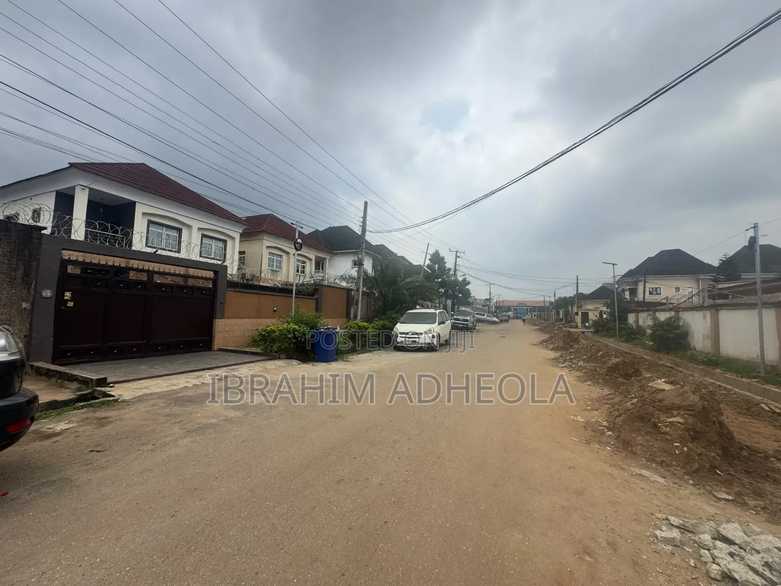 A Corner Peice Land Measuring 680sqm, With a Demolishable Bungalow On