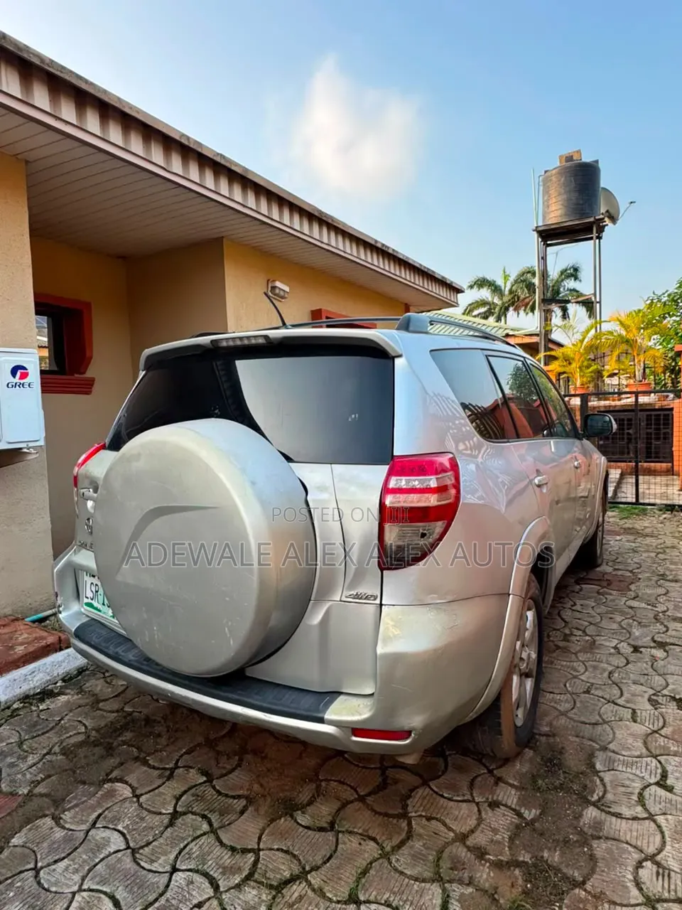 Toyota RAV4 2010 Silver