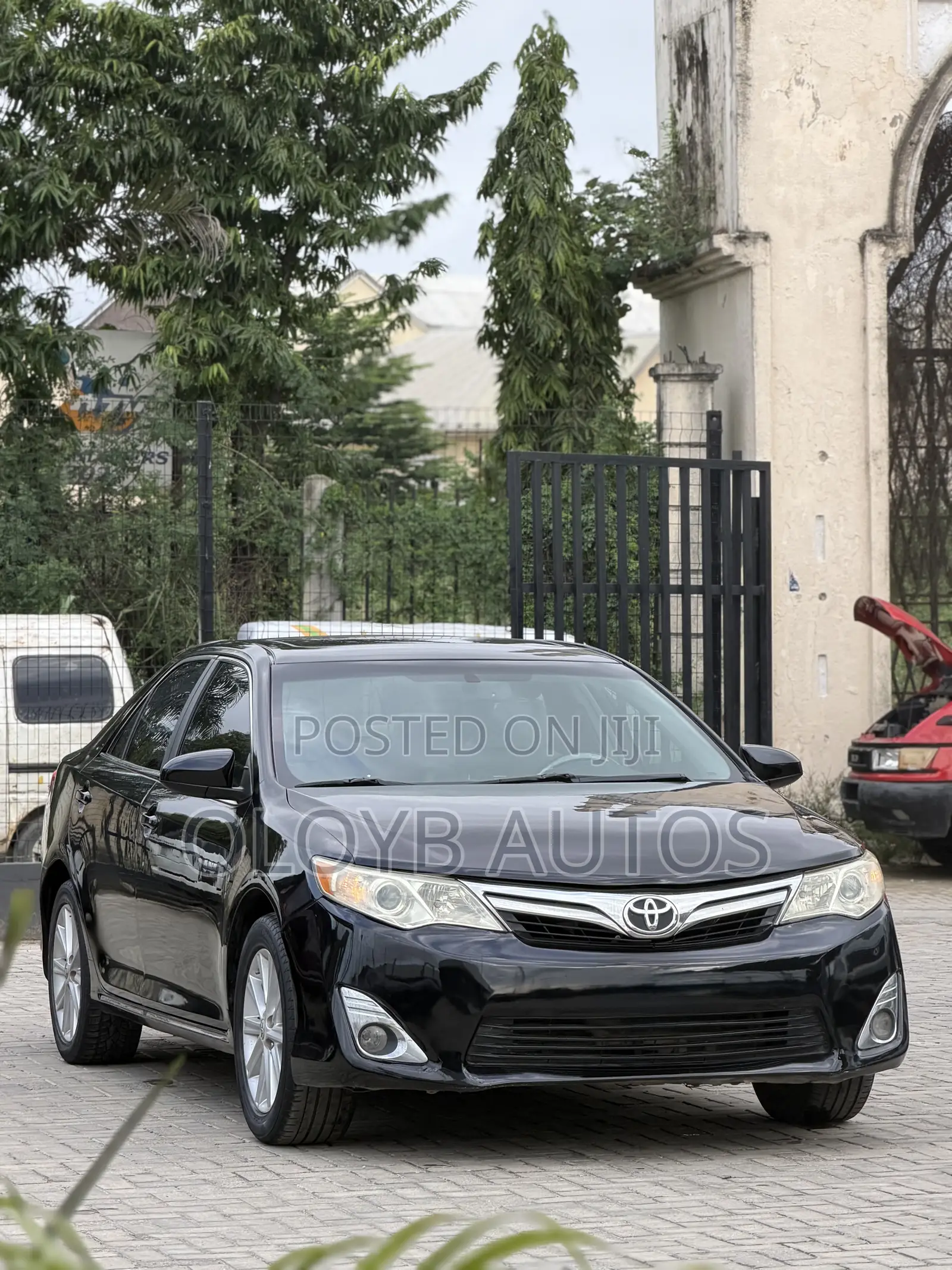 Toyota Camry XLE 4dr Sedan (2.5L 4cyl 6A) 2013 Black