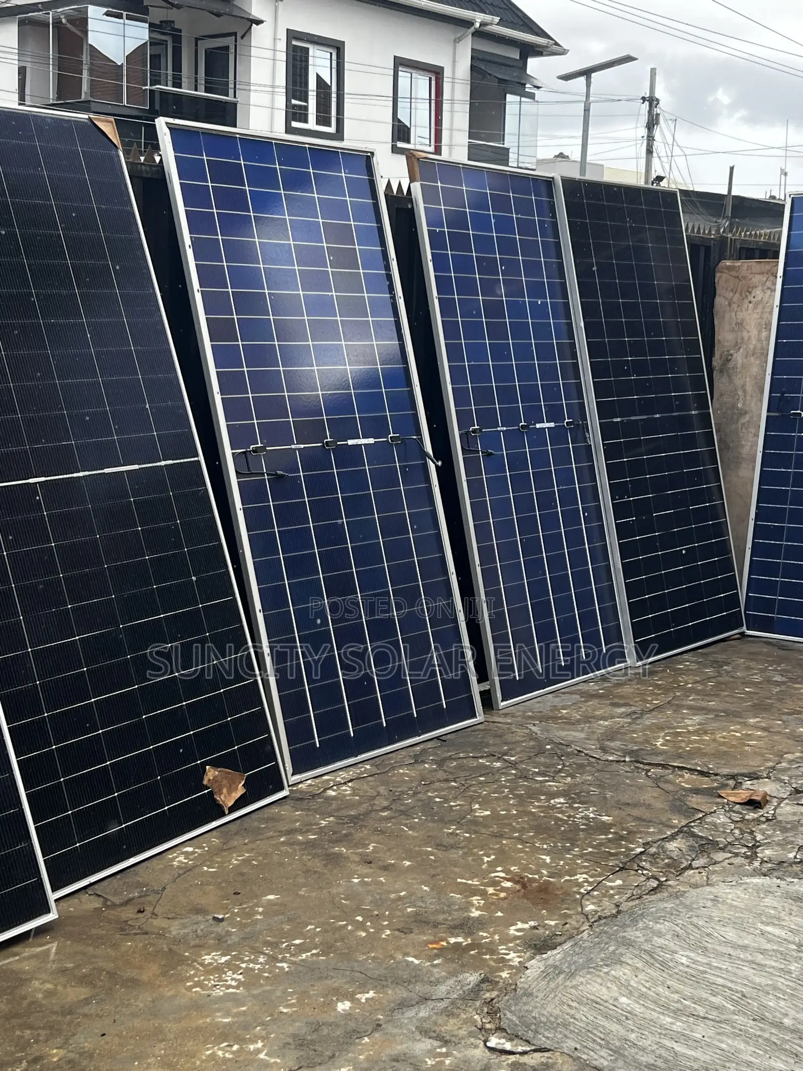590w/144cell/ Bifacial Jinko Solar Panels
