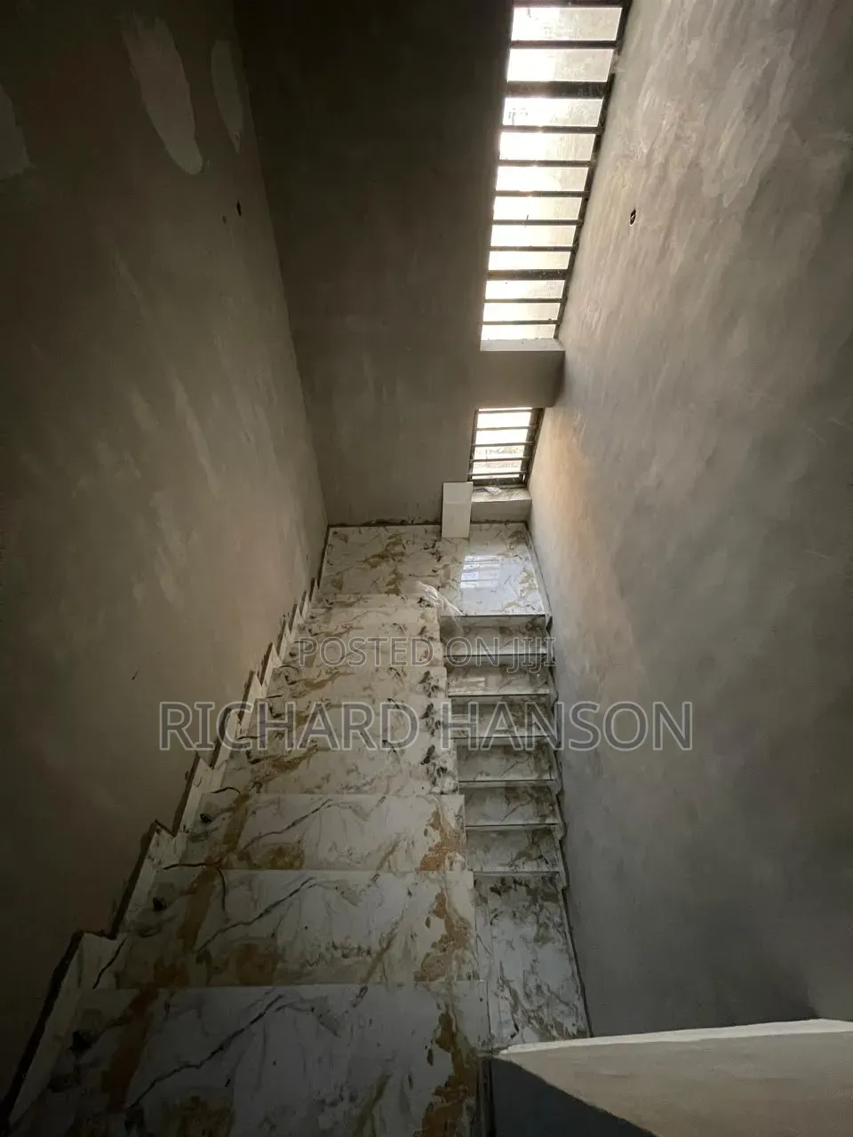 4bdrm Duplex in Secured, Ado / Ajah for sale