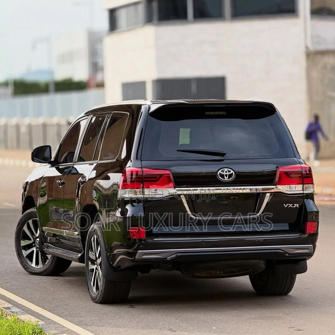 Toyota Land Cruiser 5.7 V8 VXR 2019 Black