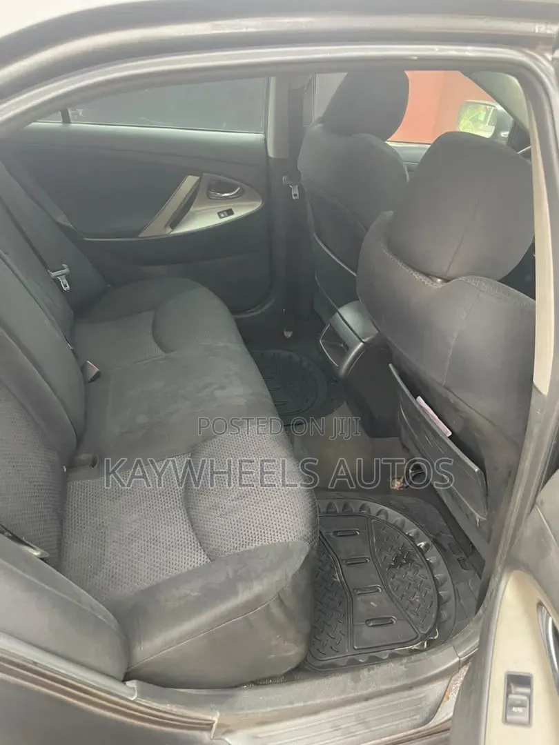 Toyota Camry 2011 Gray