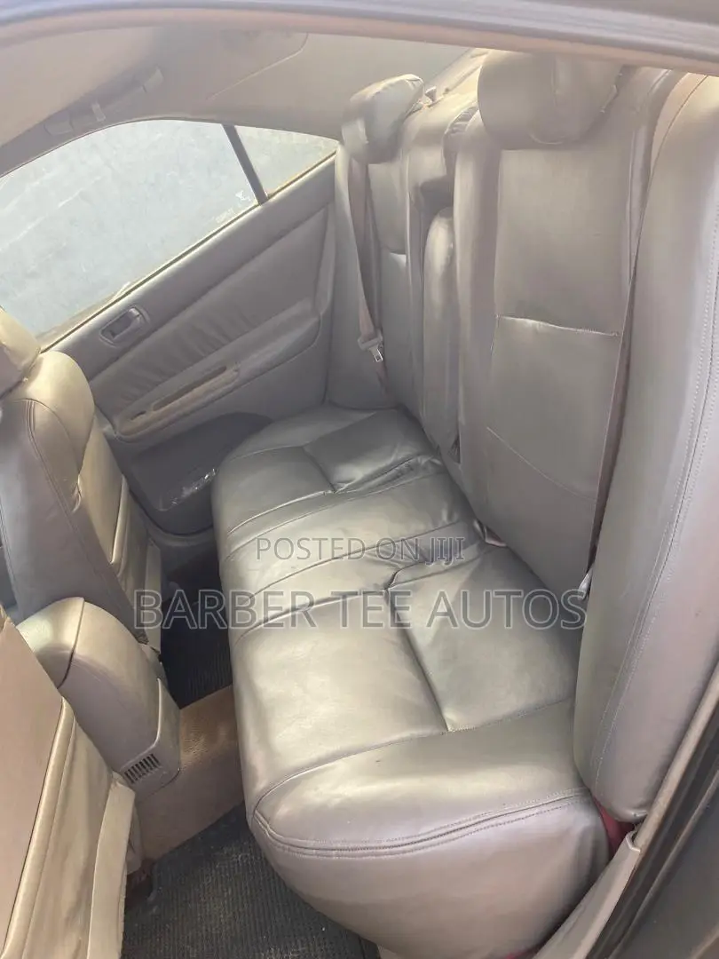 Toyota Camry LE 4dr Sedan (2.4L 4cyl 4A) 2004 Gray