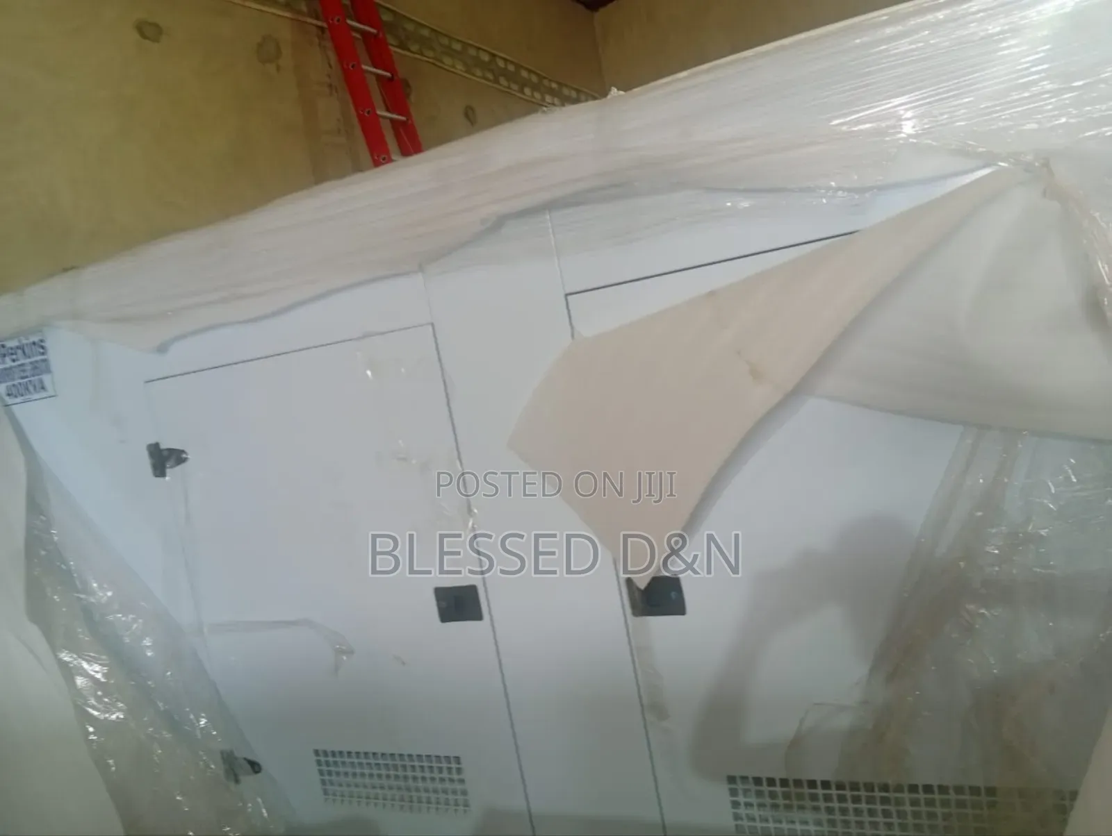 400kva PERKINS Soundproof Diesel Generator