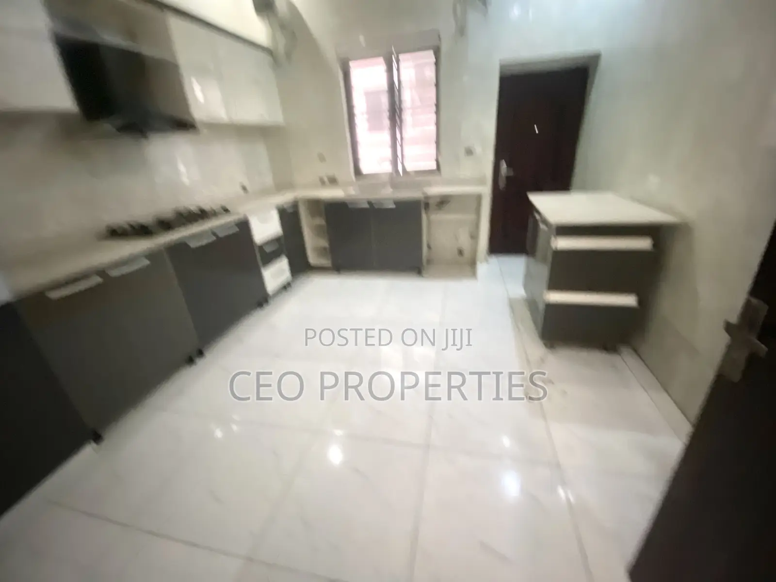 4bdrm Duplex in Chevron for rent