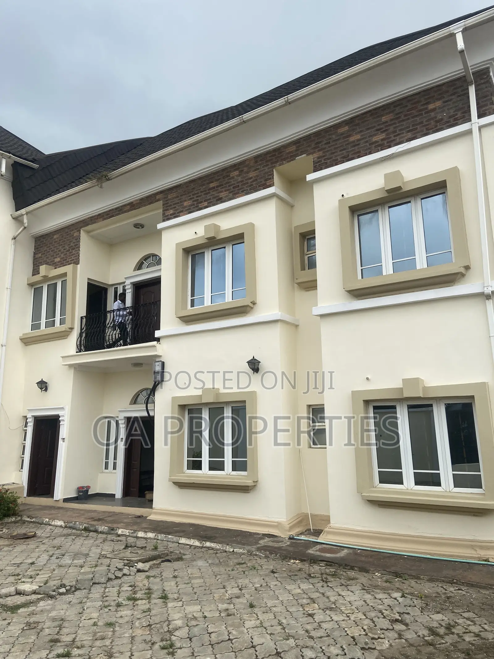 3bdrm Block of Flats in Alalubosa Gra Ibadan for rent