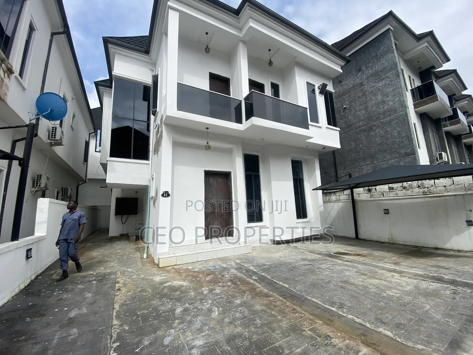 4bdrm Duplex in Chevron for rent